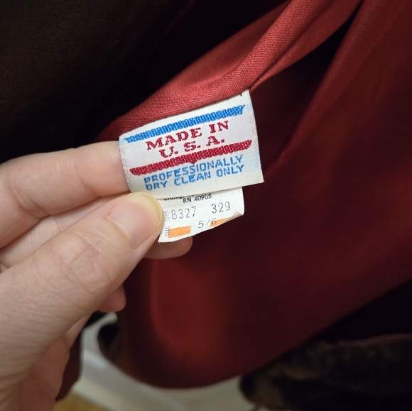 Vintage OUTERLAYERS Burgundy Faux Fur Hooded Coat Made in USA Warm Winter Jacket - Picture 3 of 4